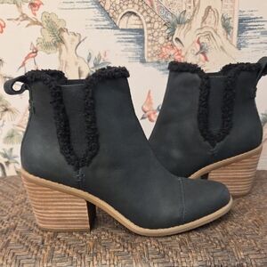 Toms Black Ankle Boots with Tan Heel